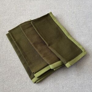 NWT Classic Green Napkins With Contrasting Green Trim 100% Cotton Set of 4